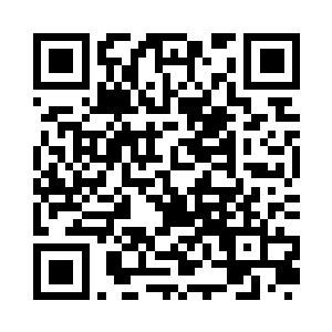 萧摇把从包里拿出的一张金色银行卡给赵福宝二维码生成