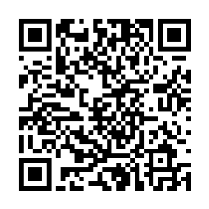 萧藤可不认为他能在这三个家伙手里占到半点便宜二维码生成
