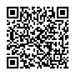 落汤鸡一样的朱平安与楼内的一切显得格格不入二维码生成