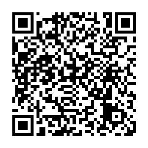 虽说现在签了约不过贷款金额可是八千五百万美元不可能刚一验过就发现二维码生成