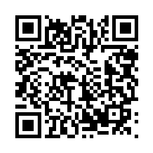 被米迦勒抡圆了的投影之枪给狠狠砸飞了出去二维码生成