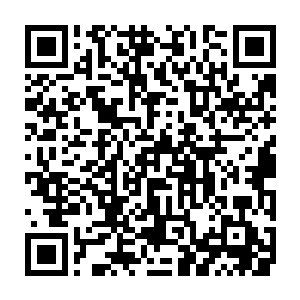 要知道这皓天峰可是当初的时候他花费了巨大的力气才找到的这么一个洞天福地二维码生成