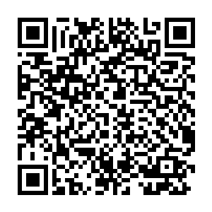 认真地听他评价着金汉这位目前在国内电影圈子里褒贬不一的新锐导演二维码生成