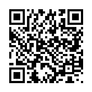 说完林封谨便从腰间掏出来了一张符箓二维码生成