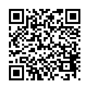 谢文昌拿起桌上的茶杯就冲他砸过去二维码生成