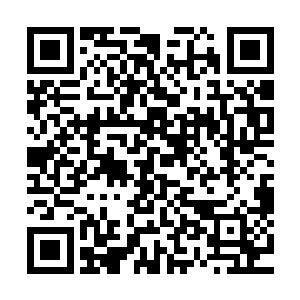 贝尼特斯在接受采访的时候也被好事的记者们问到了这个问题二维码生成