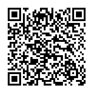 踩了一脚油门就把车子朝那扇已经打开了好一会儿的铁门开了过去二维码生成