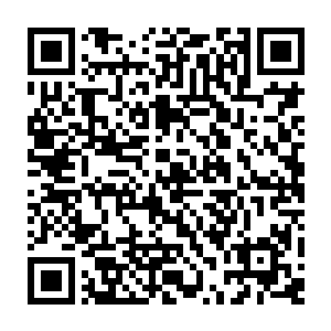 身下的椅子无声地围着桌子移动了起来・悄无声息地移到了许紫烟的椅子旁边二维码生成