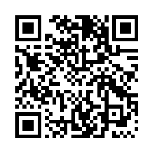 身形像是在跨过一片烟尘爆散的轻尘二维码生成