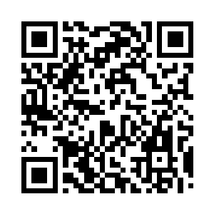 车厢里流墨墨示意驾车的黄狼跟上那群仙人二维码生成