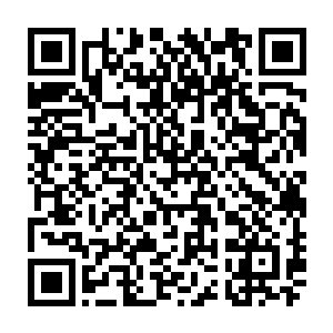 这一间垃圾处理室内同样是一座八卦台上悬浮着一个如同大泡泡似的球体二维码生成