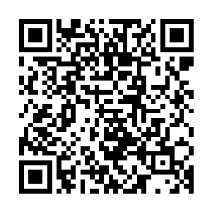 这两个男生很满意于自己喜欢的女星对于富二代不假辞色的段子二维码生成