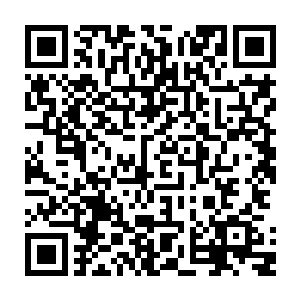 这个暴力狂人居然直接走到了他们的面前……确切的说是走到了宋青山的面前二维码生成