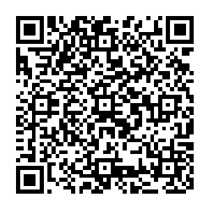 这双手可以把一堆废铜烂铁变成一台完整精良的蒸汽机和各种机器零件与普通的刀剑盔甲二维码生成