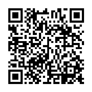 这是他另一部手机和桌面上电话通话时都不会出现的动作二维码生成