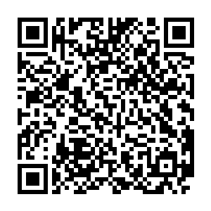 邓铮读书的时候还花了几十块买过一柄可以缠在腰间做腰带的软剑二维码生成