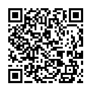 那些围着秦方真的富豪们自然是悻悻的不再去纠缠秦方了二维码生成