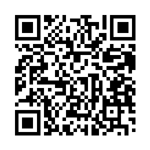 随后一幕全息投影画面从金属腕表中激射而出二维码生成