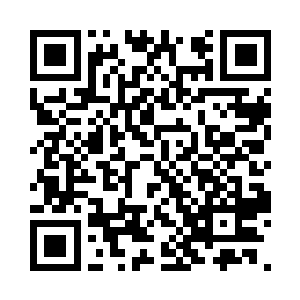 随后他伸出两个手指轻轻做了捏的动作二维码生成