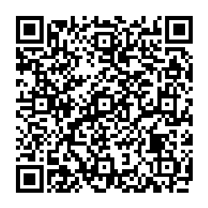 随着而来的火车站离别就更加深化了这场由相遇而衍生出的爱情会有进一步发展的余地二维码生成