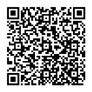 雨果甚至可以清晰地看到查理兹那修长的睫毛宛若蝴蝶翅膀一般在阳光之中轻轻拍动二维码生成