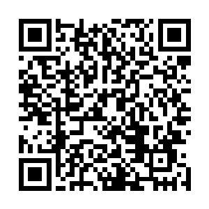 黛玻菈注意到了荣光看到那个衣着最暴露的模特之后的反应二维码生成