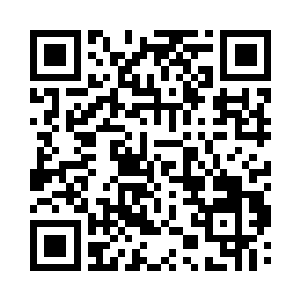 鼻梁上还架了一个大墨镜的男人走到他们面前二维码生成